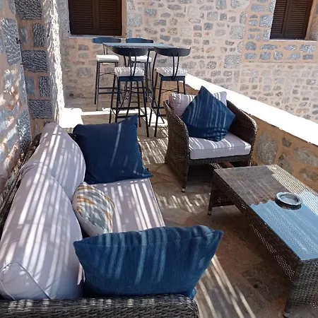 Mani Blue Tower Οίτυλο