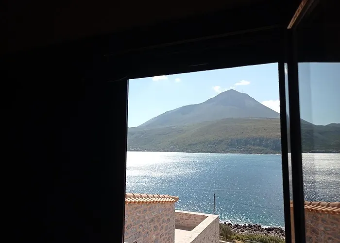 Mani Blue Tower * Oitylo