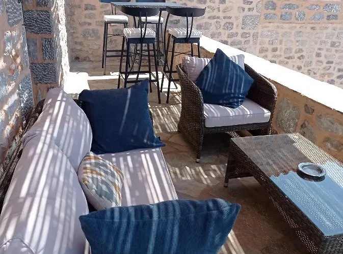 Mani Blue Tower Oítilon